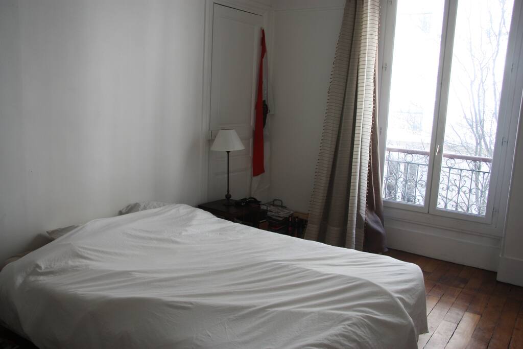 King size bed in the bedroom