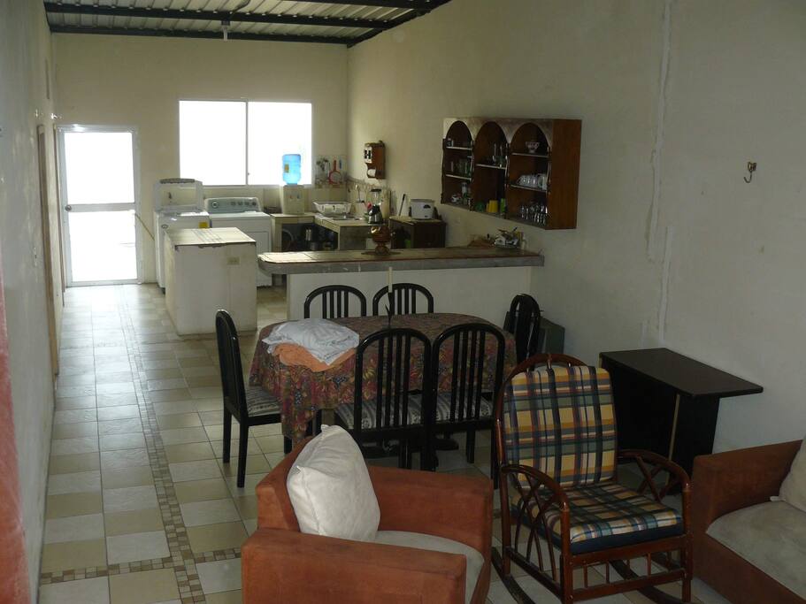Sala - comedor - cocina - patio
