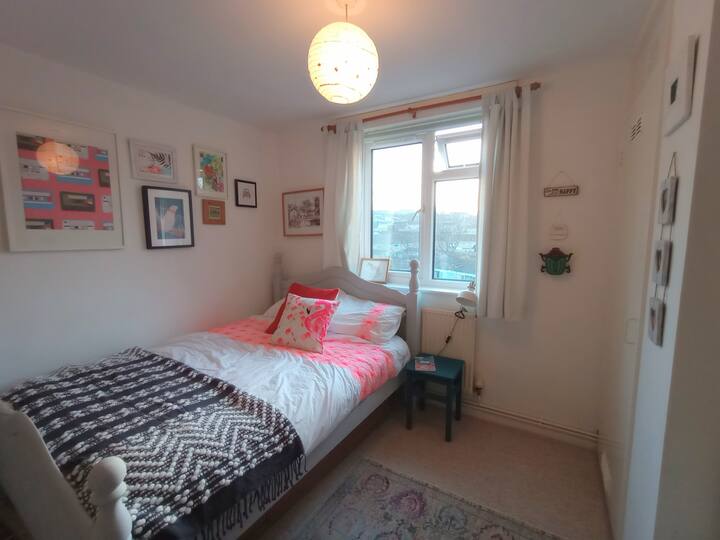 Двойна спалня