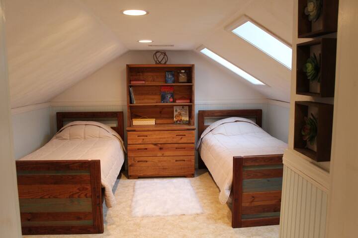 The Annex is a perfect space for guests with children, or extra beds for larger groups.