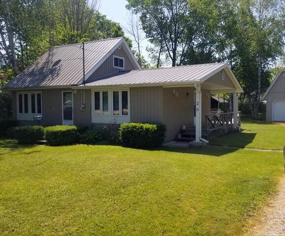 Airbnb Bayfield Vacation Rentals Places To Stay Ontario Canada