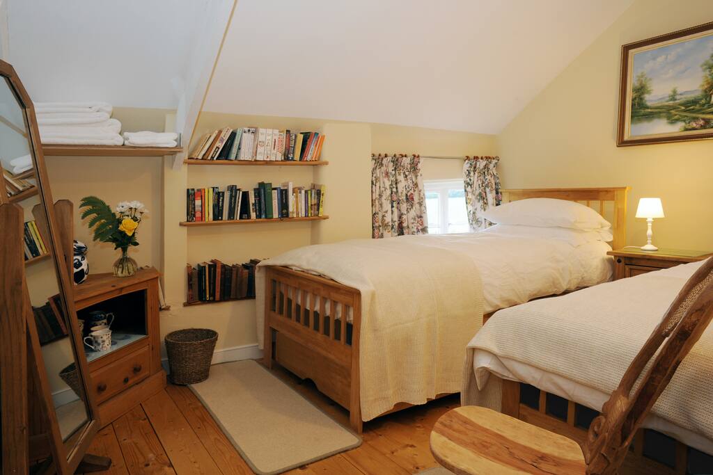 Twin Bedroom