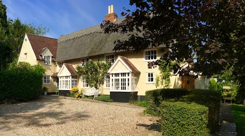 Beautiful thatched cottage, Barley, Herts