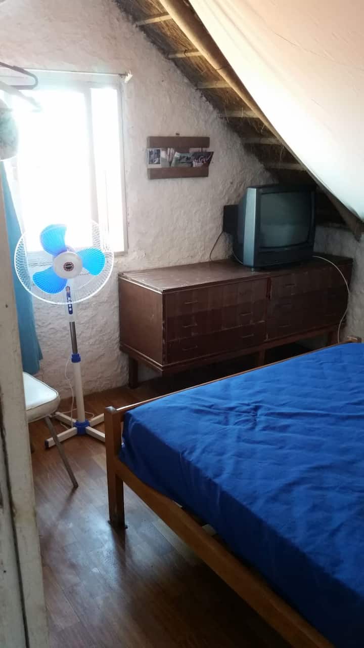 חדר שינה 1 מיטה מלאה