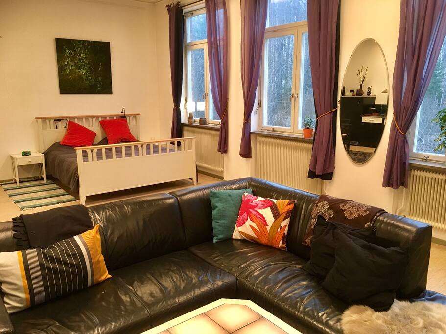 I soffan finns möjlighet till extra bäddplats för två barn eller en vuxen. NORRBO