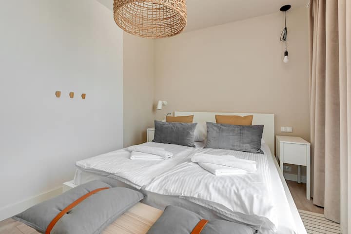 СПАЛНЯ С ДВОЙНО ЛЕГЛО 