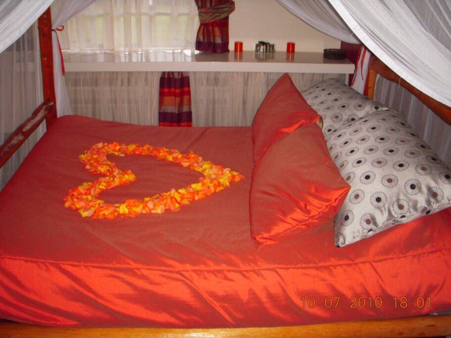 Honeymoon Suite