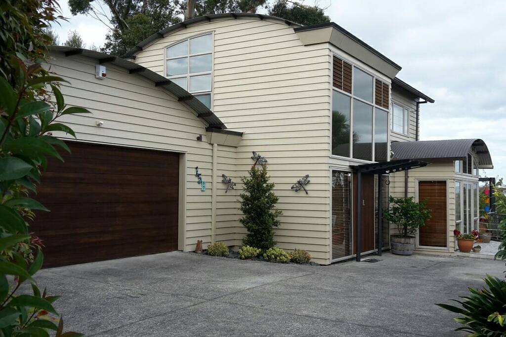 Entrance/front of house
