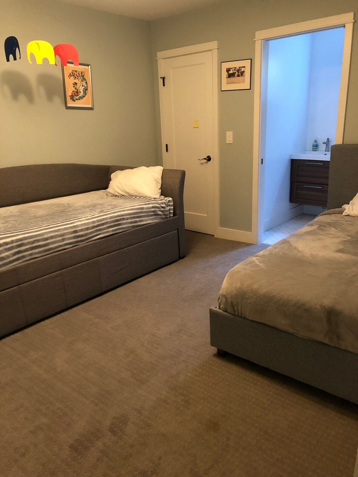 Spavaća soba 2 (dva blizanca, trundle i privatna kupaonica)