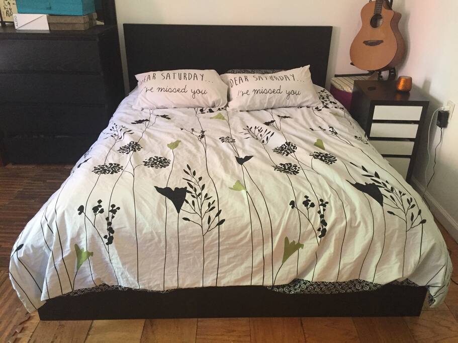 Queen bed for 2 people.