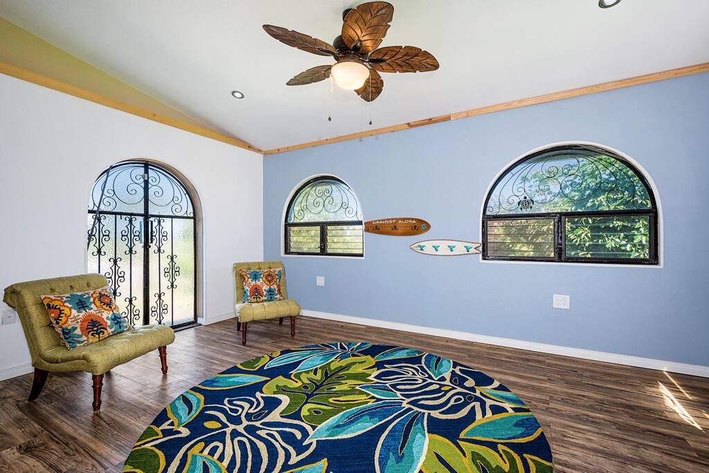 Balmy, sunlit Mud Room