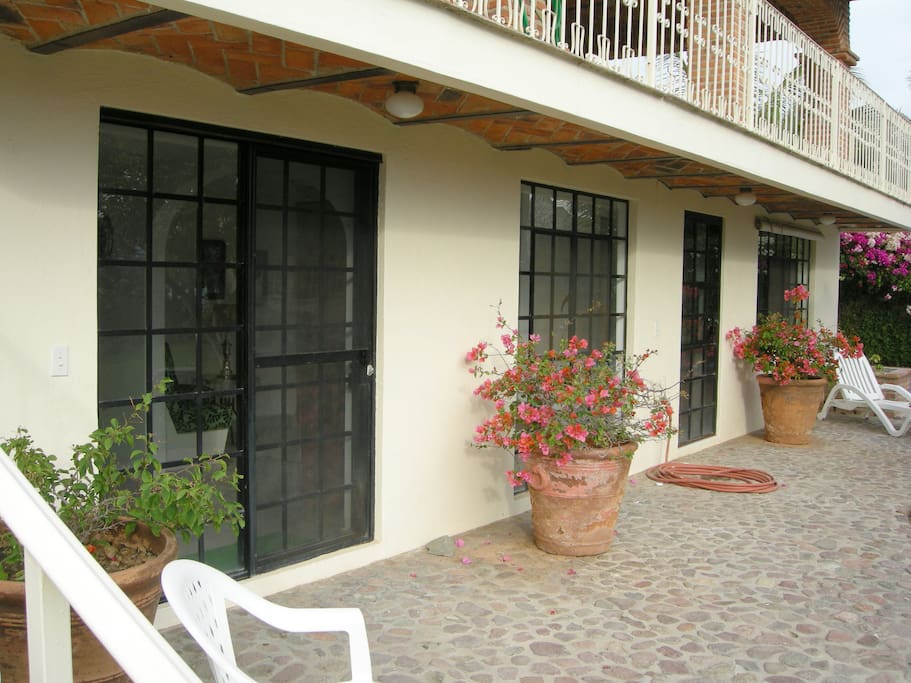 La casita fait face au sud.