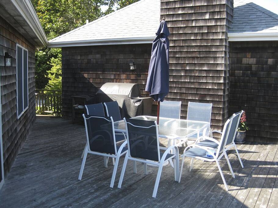 Deck w/ Grill Between 2 Houses