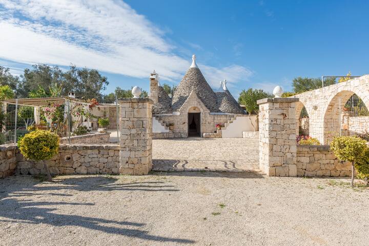 Trullo Suenn – private pool – plays for babies gallery image 2