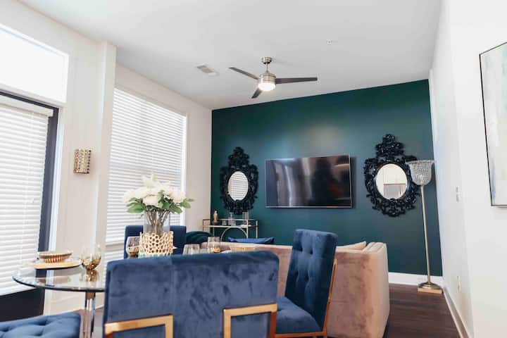Condo On Broadway*two King Suites With Pool! - Nashville, TN