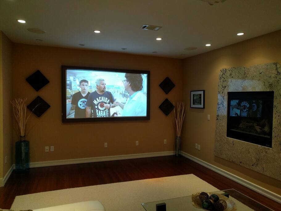Projection Screen