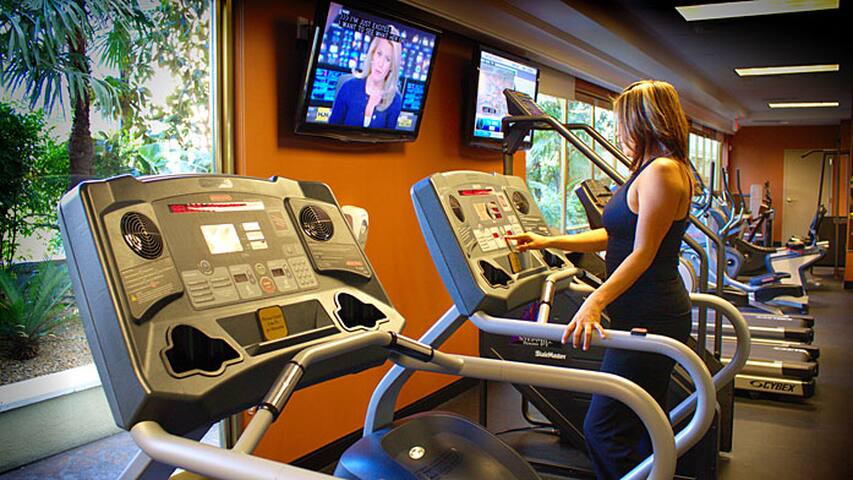 2 bedroom lock-off on the Las Vegas Strip gallery image 4