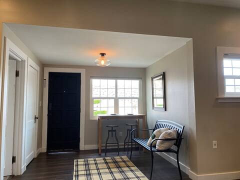 Lovely, comfy historic home, walk to town