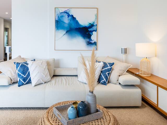 Modern & Spacious, Walk to Coogee Beach