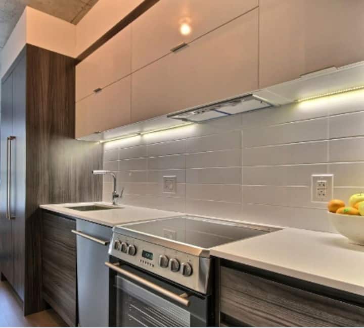 Condo Luxueux 15e éTage Au Centre-ville-toutinclus