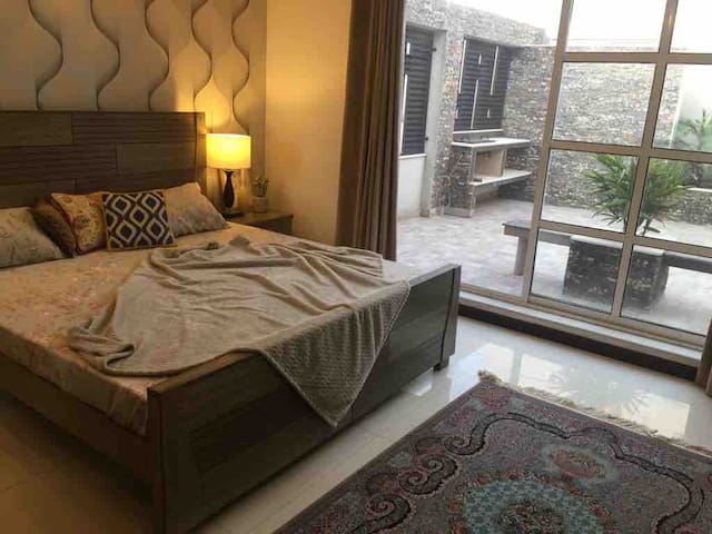 Comfortable Room Near Lums Houses For Rent In Lahore Punjab