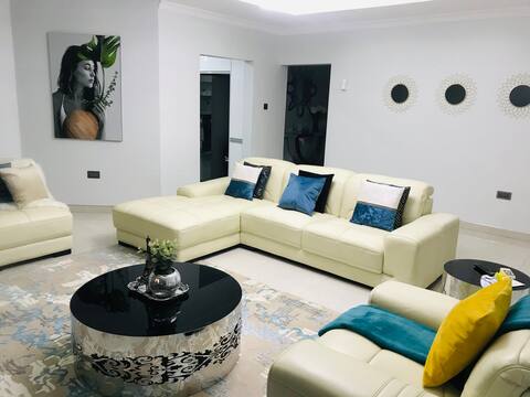 472 on Central Street - Nanji