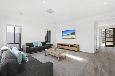 Popular Airbnb listing: Surfcoast Retreat in the Heart of Torquay in Torquay