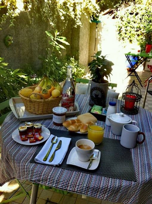 Petit déjeuner inclus/Free Breakfast
