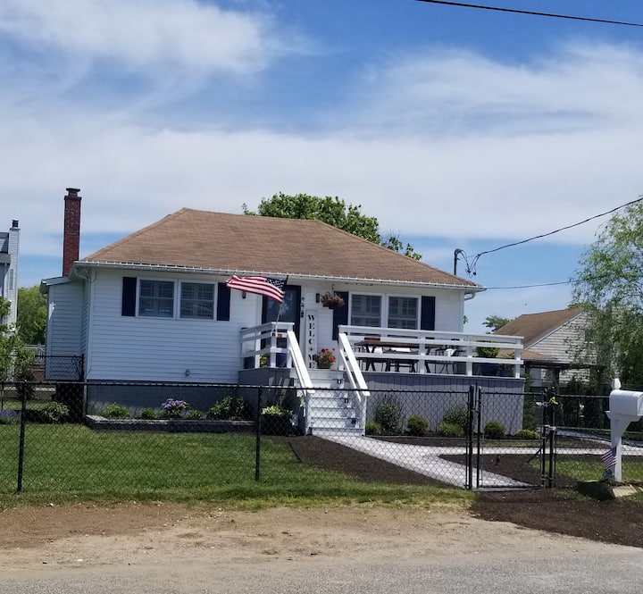 Cute and beachy cottage retreatsy