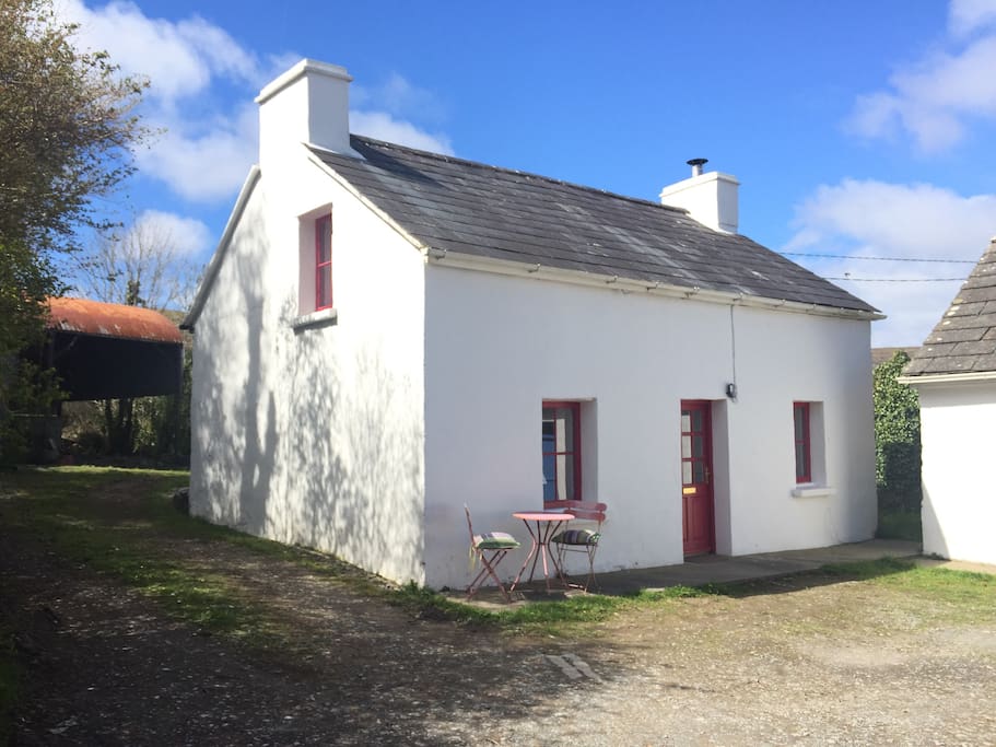 Fuschia Cottage, Poulaphouca at Deelin Mór Lodge and Cottages.