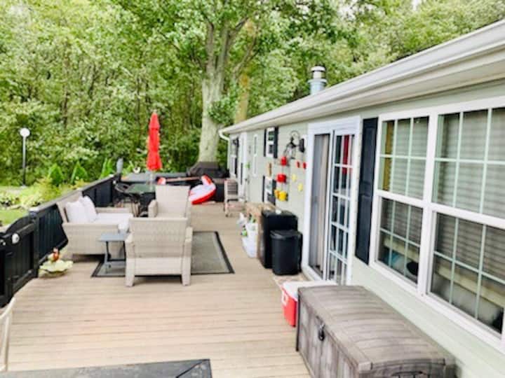 Sherkston Shores 90 Wyldewood Beach Club Campers/RVs for Rent in