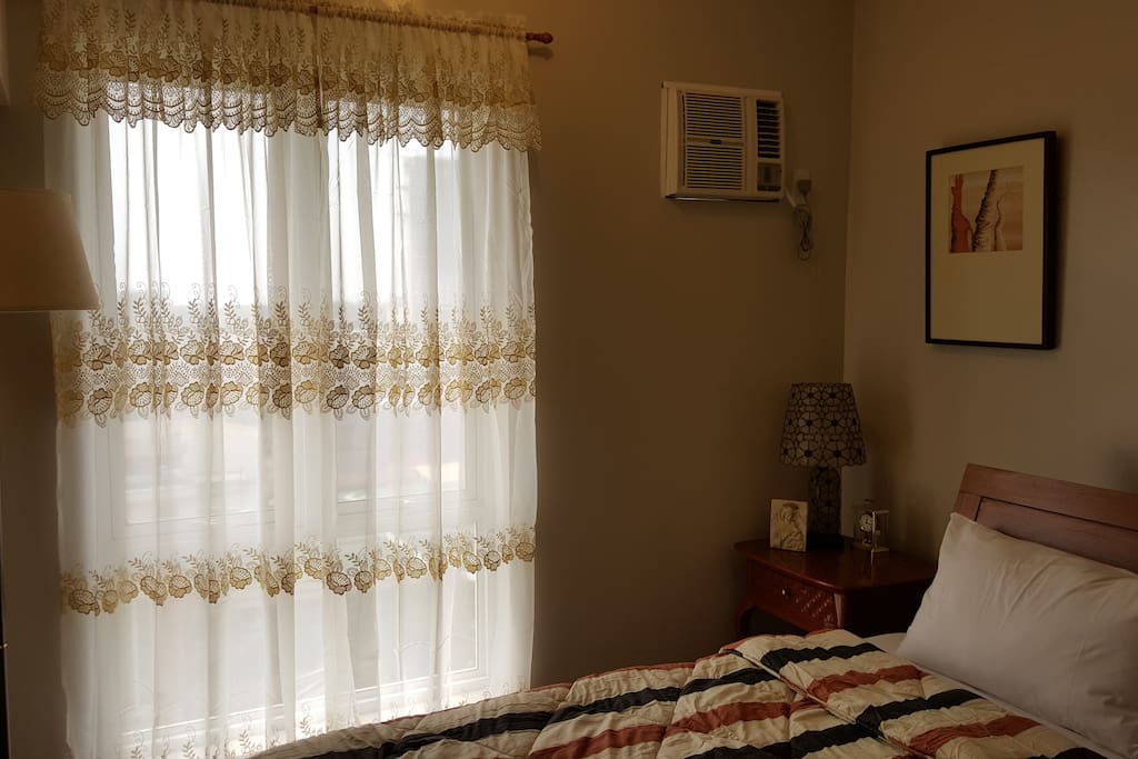 Air-conditioning, Curtain, Clock, Lamps