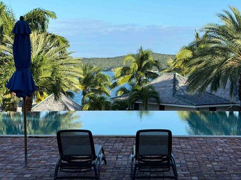 Gwens Poolside Sea View Apartment Antigua