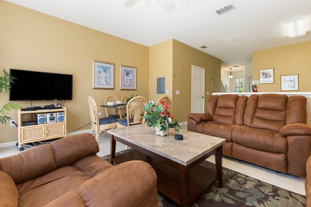 Great Room pic 3