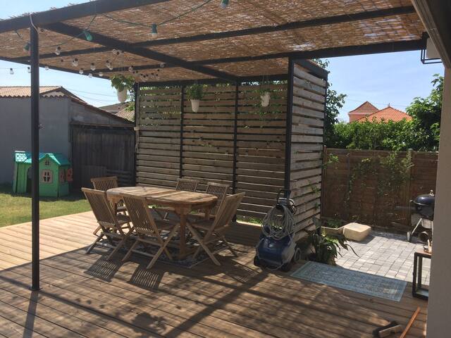 Belle maison familiale avec piscine gallery image 3