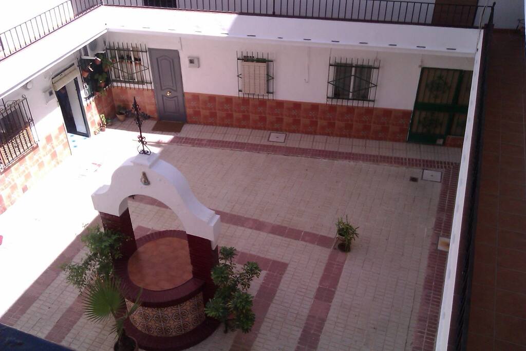 Patio de Vecinos
