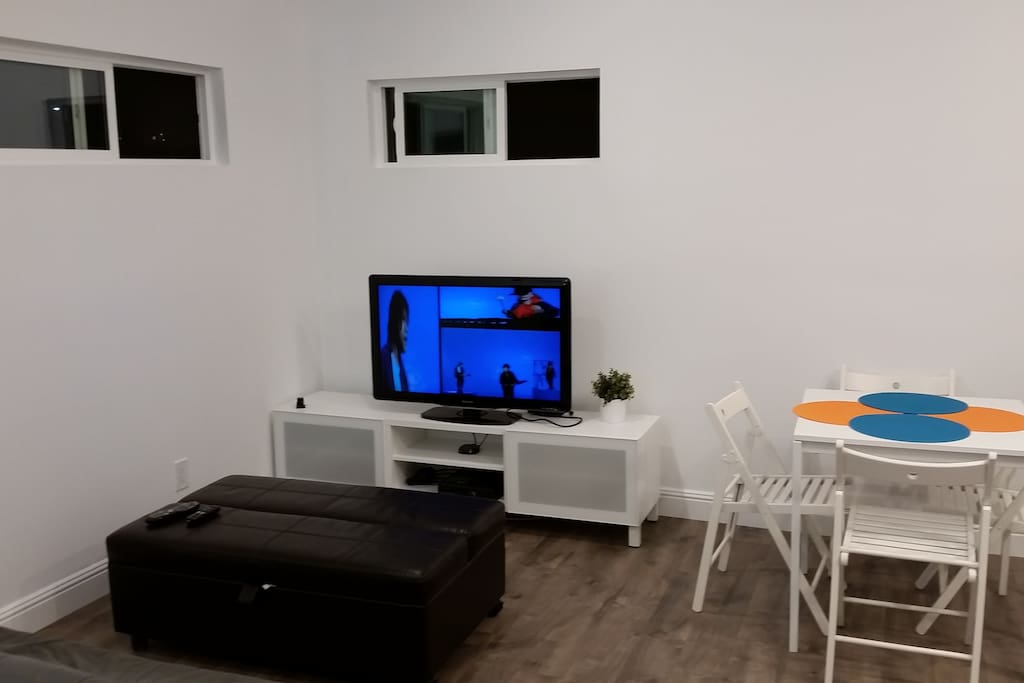 TV set, Roku, XBox 360, coffee table