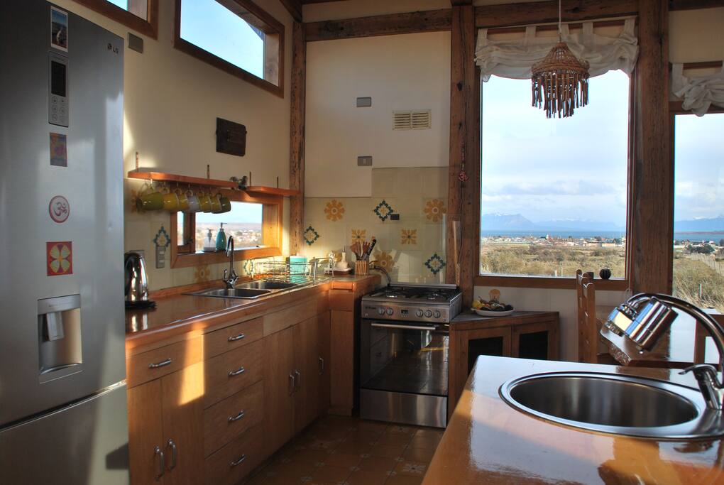 Kitchen full equipped.