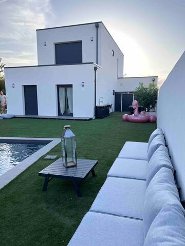 Villa moderne avec piscine gallery image 3