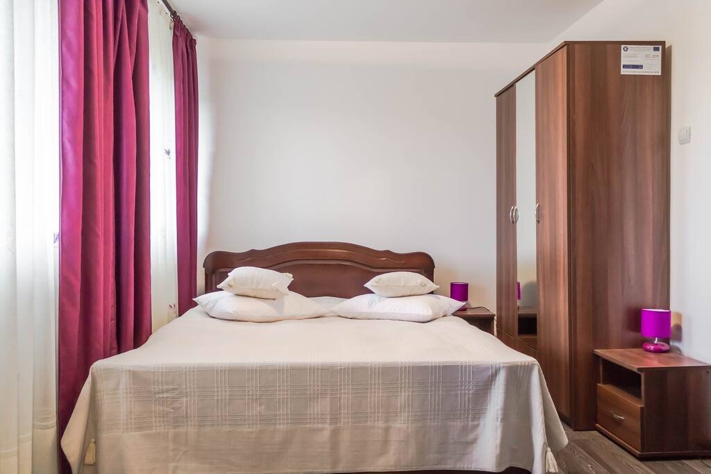 Queen size bed