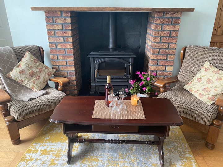 Beautiful  Cosy Home -15 Mins From Shannon Airport - Shannon, İrlanda