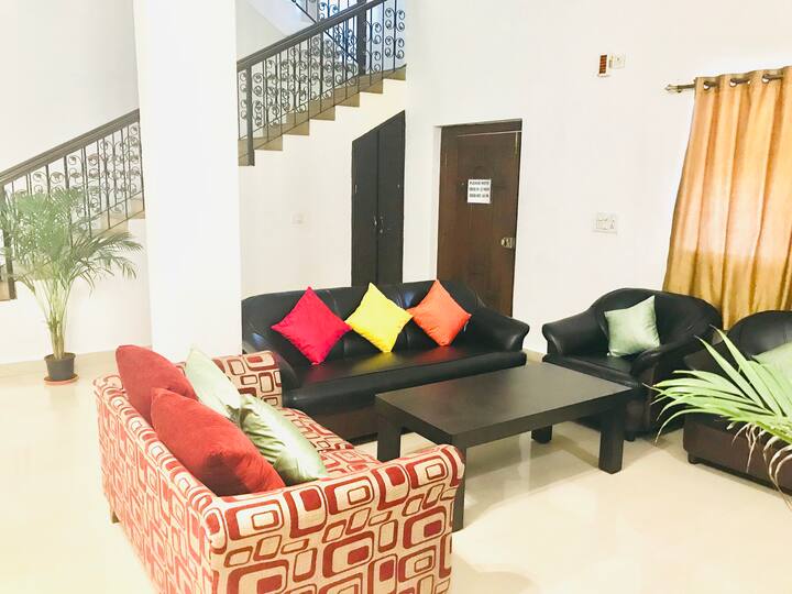 Living room image 3
