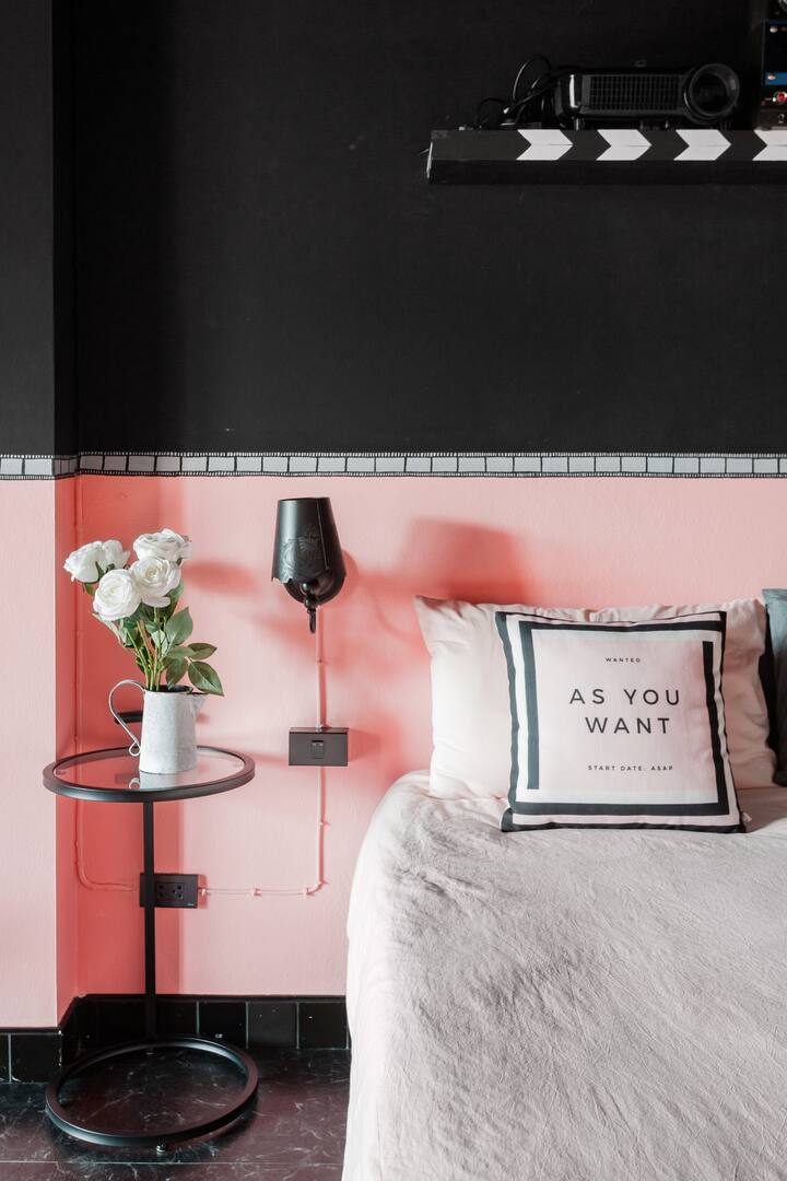 Miss Time Movie Theme Suite Pink Black Art Crash Free Breakfast Afternoon Tea Free Pick Up