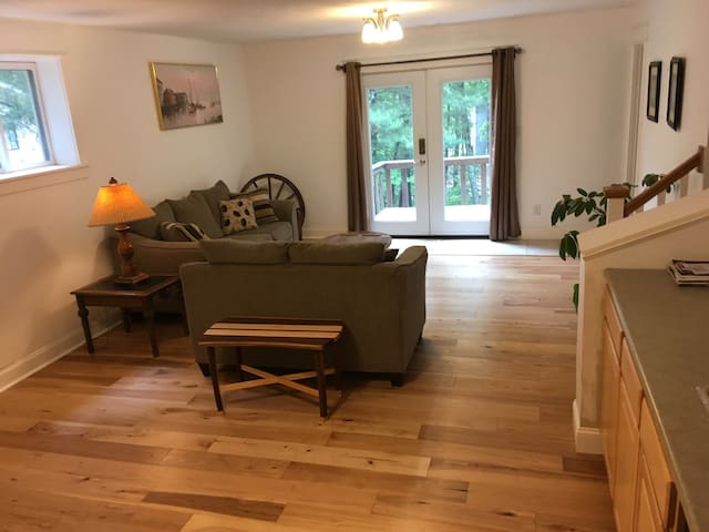 Spacious 700 sq. ft. Suite in South Asheville