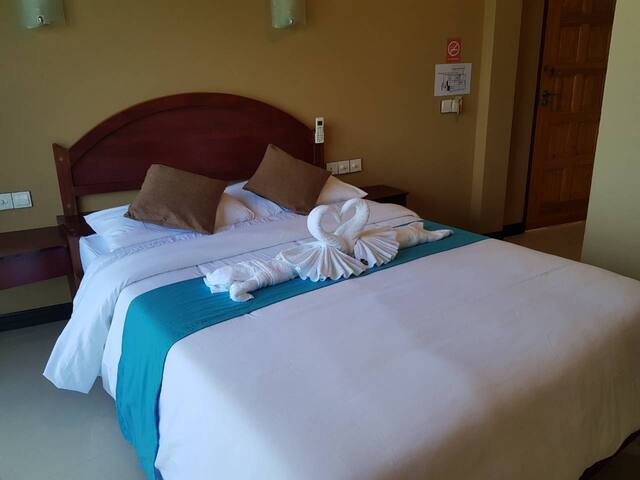 Hibiscus Holidays, Gulhi, Standard Deluxe Room 01