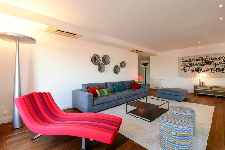 Luxurious Penthouse in Lisbon with River View gallery image 5