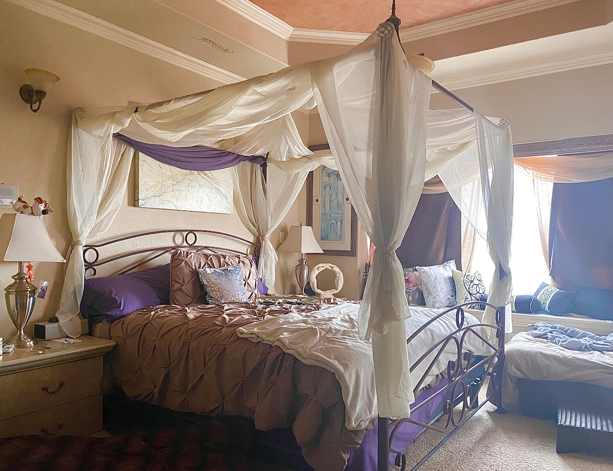 Master Suite /King Bed with in wall see through fireplace into bathroom