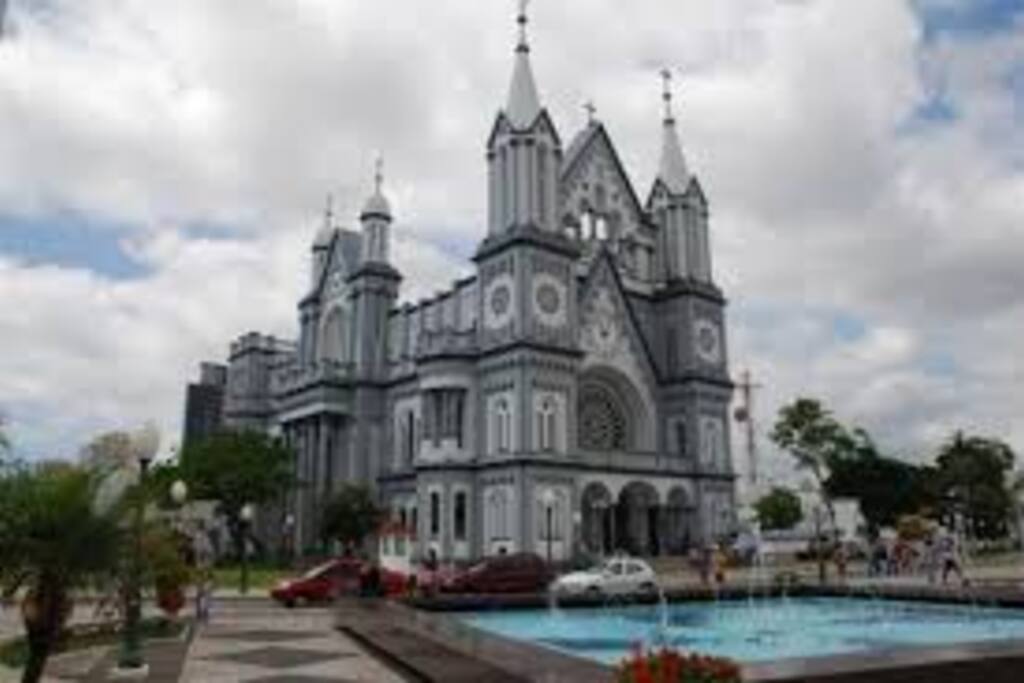 Nossa Igreja Matriz de arquitetura inenarrável.