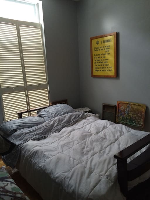 queen size bed