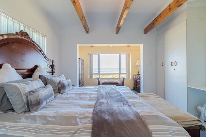 Dormitorio 3: Cama Queen Size